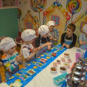 Proslava rodjendana, Muzej slatkiša-1